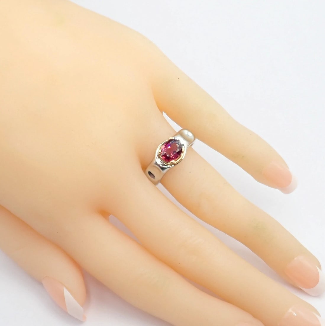 Tiffany & Co. Platinum 18k Yellow Gold Picasso Pink Tourmaline Groove Ring - 3