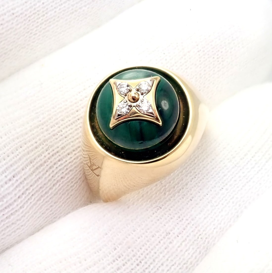 Authentic Louis Vuitton LV 18k Yellow Gold Diamond Malachite Blossom Signet Ring - 7