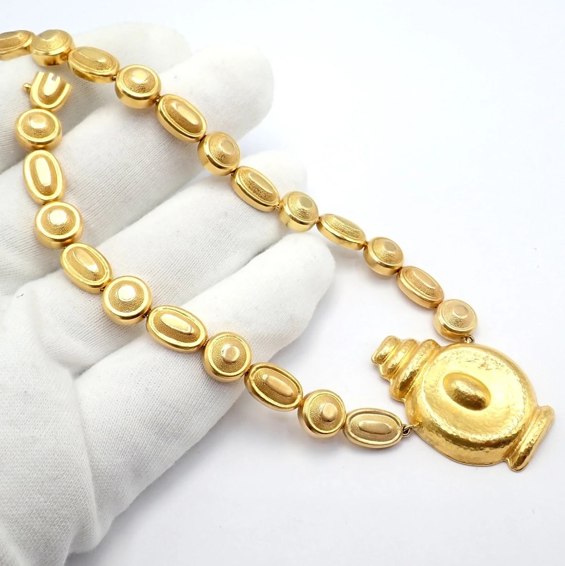 Vintage Estate Ilias Lalaounis 18k Yellow Gold Vase Hammered Necklace - 3