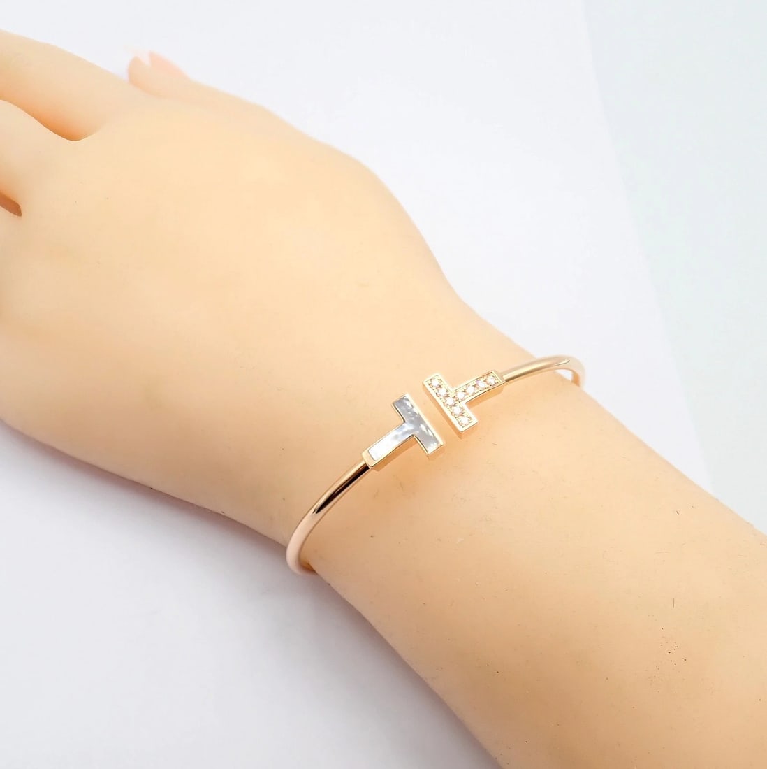 Authentic! Tiffany & Co 18k Yellow Gold Diamond T Wire Mother of Pearl Bracelet - 8