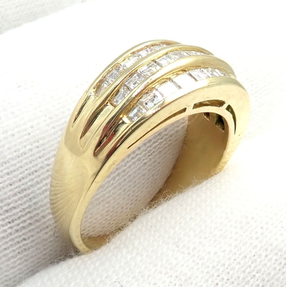 Authentic! Julius Cohen 18k Yellow Gold Diamond 1.30ct Band Ring - 9
