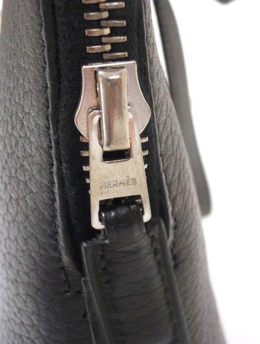 EXCELLENT CONDITION HERMES BLACK CHEVRE LEATHER ESCAPADE HANDBAG - 6