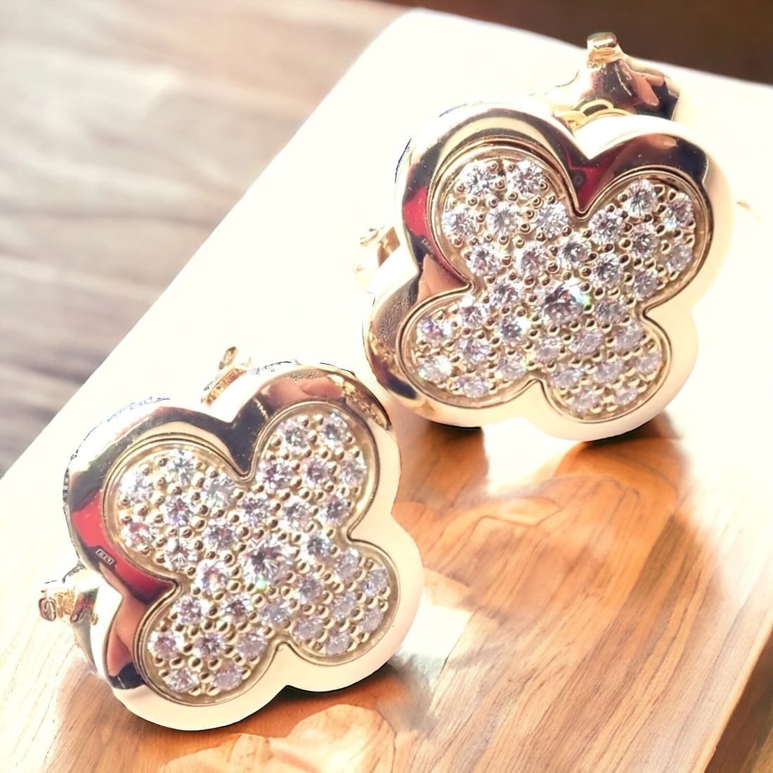Authentic! Van Cleef & Arpels 18k Yellow Gold Diamond Pure Alhambra Earrings - 3