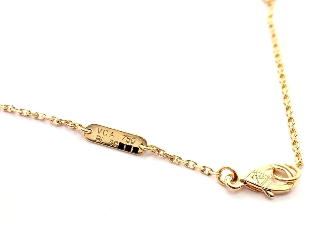 Authentic! Van Cleef & Arpels 18k Yellow Gold Diamond Button Pendant Necklace - 7