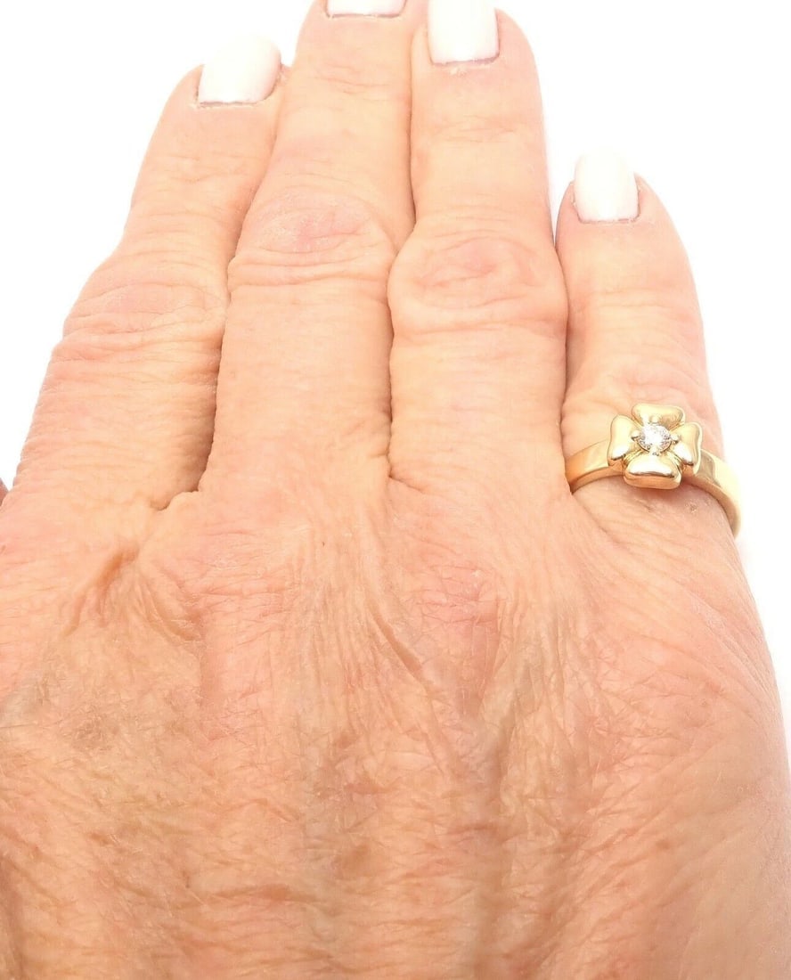 Authentic! Chanel 18k Yellow Gold Diamond Four Leaf Clover Ring - 7