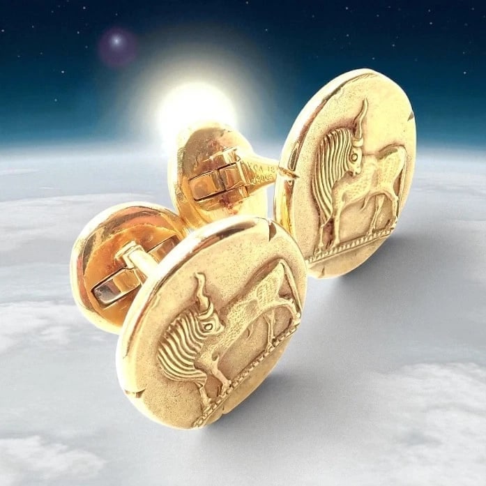 Vintage! Van Cleef & Arpels G. L'Enfant 18k Yellow Gold Zodiac Taurus Cufflinks - 2