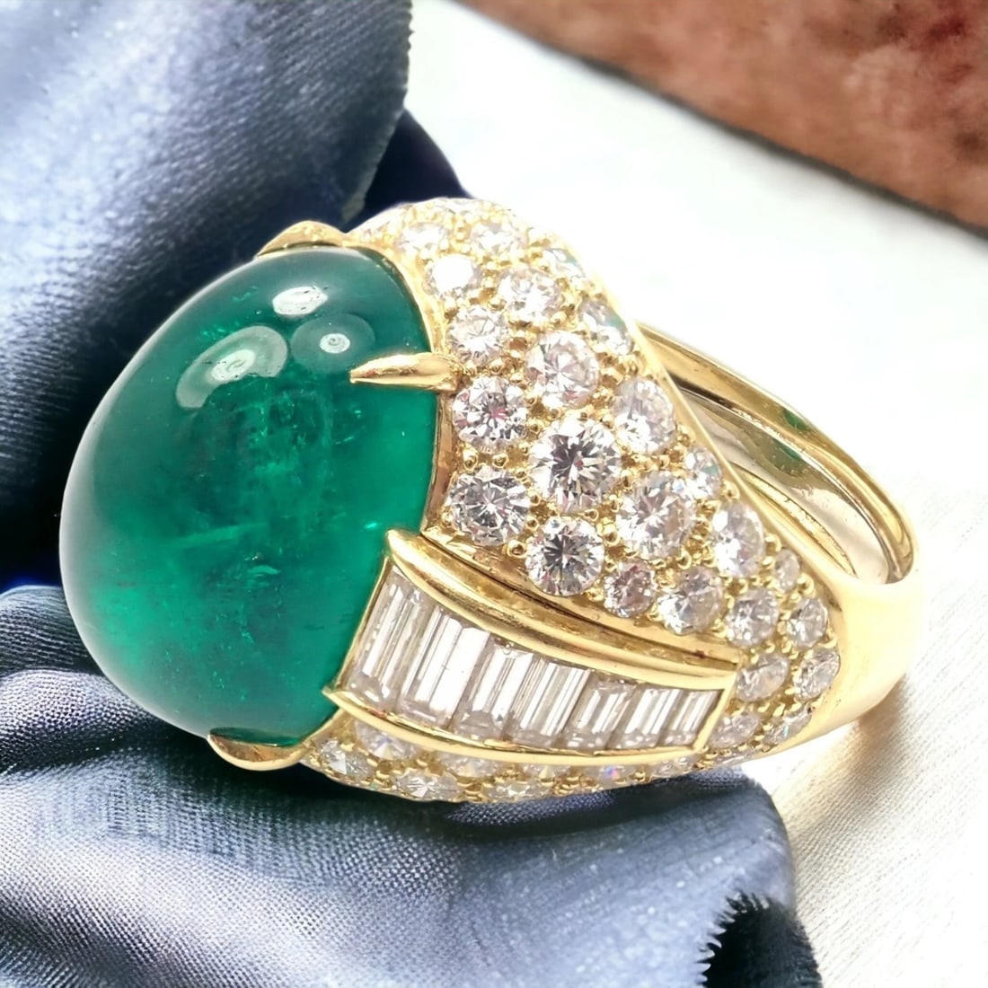 Authentic! David Webb 18k Yellow Gold Diamond Large Colombian Emerald Ring AGL - 2