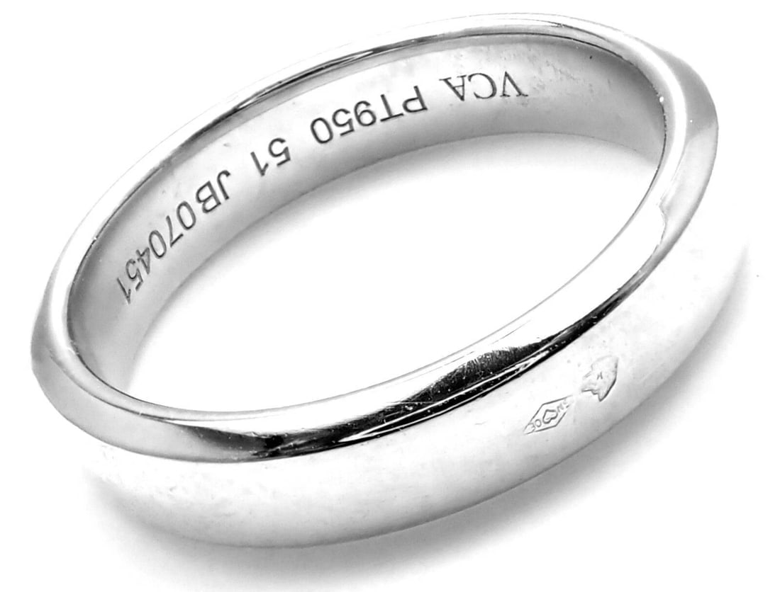 Authentic! Van Cleef & Arpels Toujours Platinum 4mm Wide Band Ring Size 51 - 7