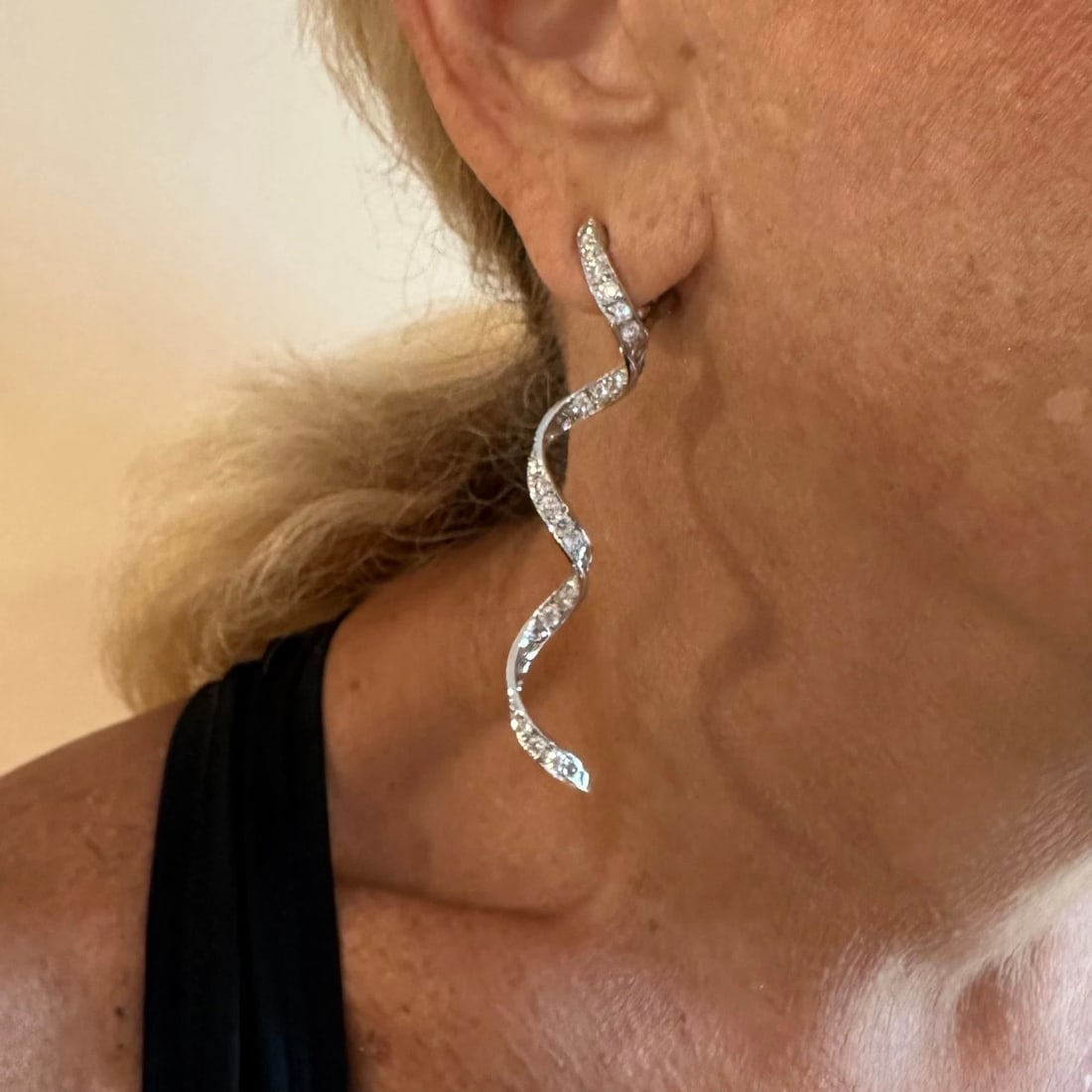 Authentic! Harry Winston Platinum Diamond Twisted Long Hanging Drop Earrings - 11