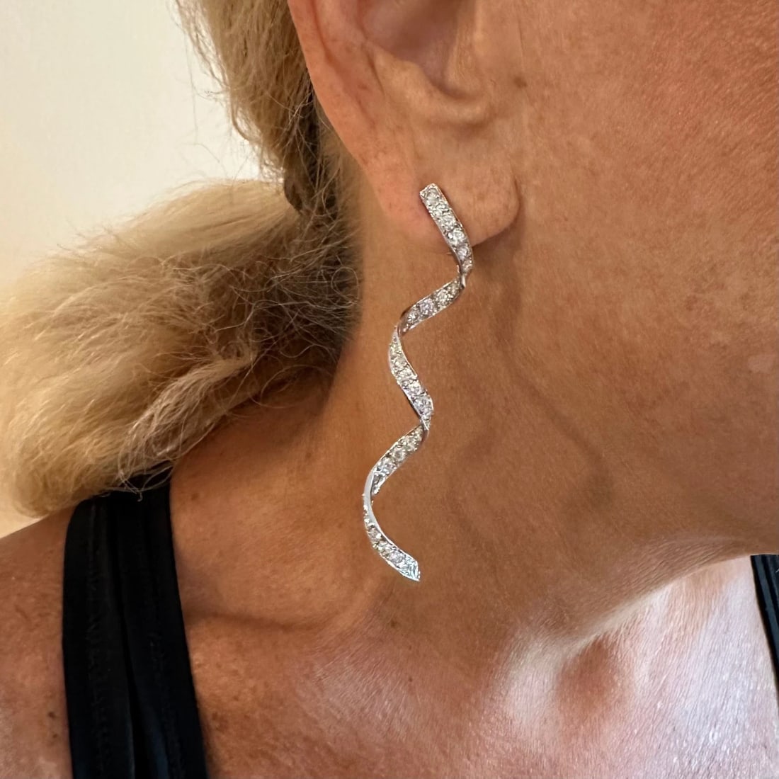 Authentic! Harry Winston Platinum Diamond Twisted Long Hanging Drop Earrings - 13