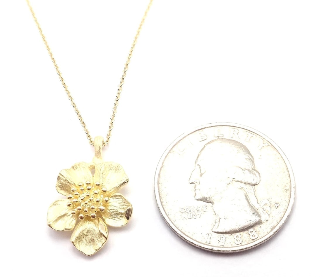 Authentic! Vintage Tiffany & Co 18K Yellow Gold Dogwood Flower Pendant Necklace - 9