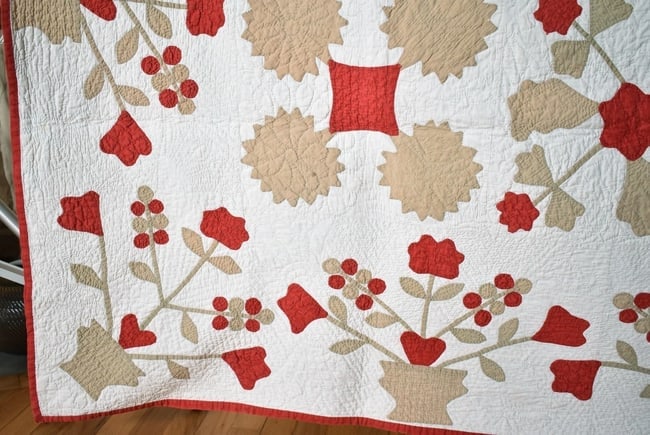 Well Quilted 1870's Floral Medallion Quilt - 2