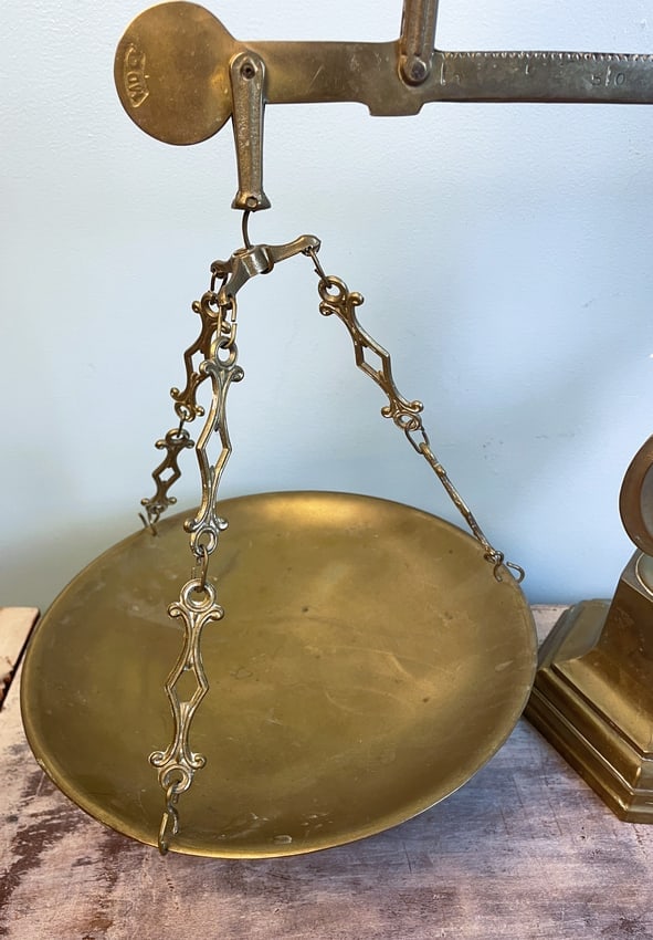 Antique Tuscan Brass Balance Scale with Decorative Pan & Weights, c. Late 19th-Early 20th Century - 3