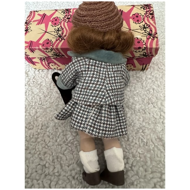 Vogue Ginny Painted Lash w/Tagged Outfit in her box - 5