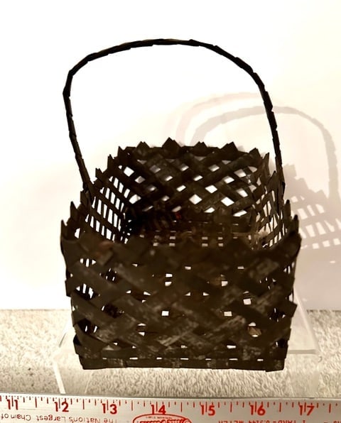 Small Tin 10th Anniversary Basket - 4