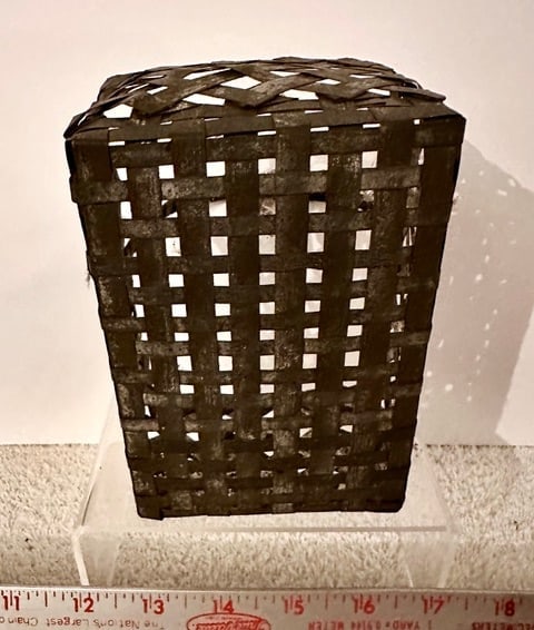 Small Tin 10th Anniversary Basket - 5