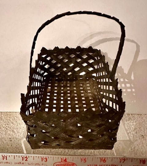 Small Tin 10th Anniversary Basket - 6