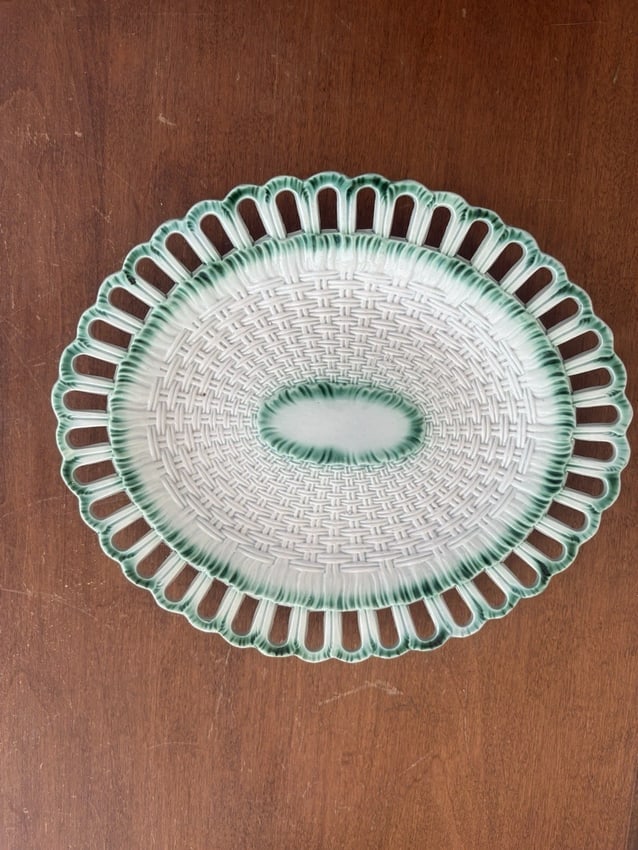 Leeds Green Feather Edge Reticulated Tray - 2