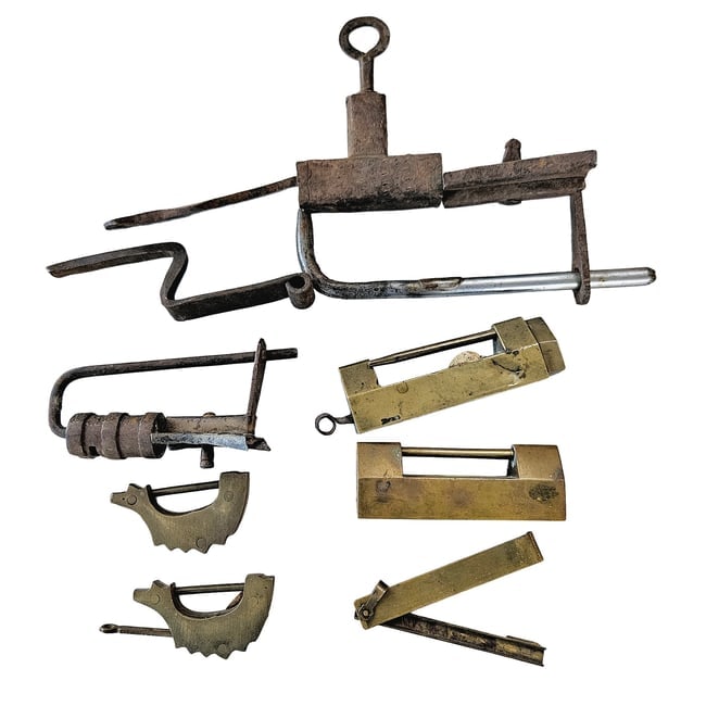 18th & 19th Century Chinese-style Padlocks. - 2