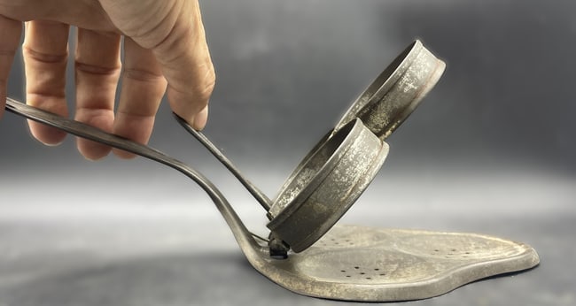Antique Silvers Brooklyn Hinged Three-Egg Tin Poacher Cooker Primitive Kitchen Utensil - 4