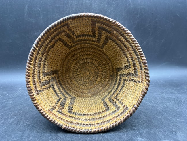 Early 20th Century Pima Native American Coiled Basket with Geometric Design - 6