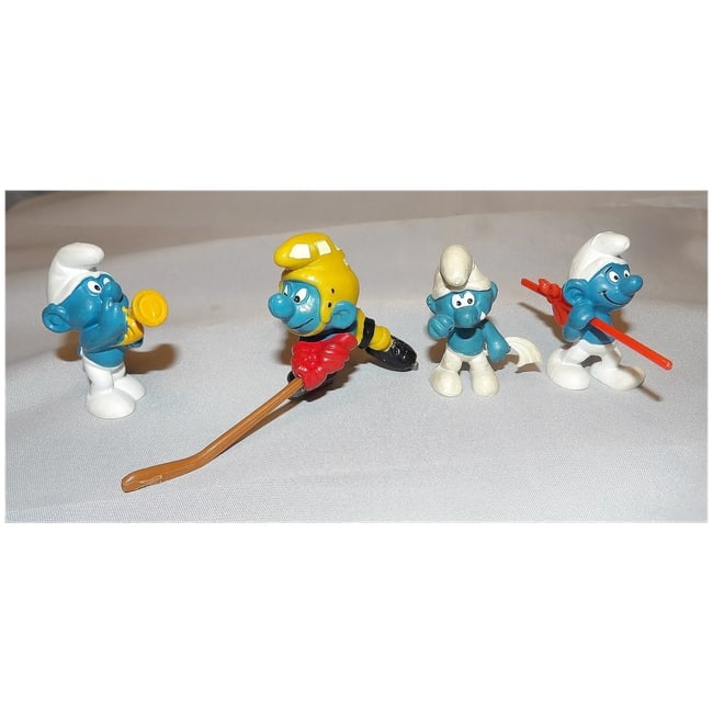 Four Vintage Smurf Figurines - 3
