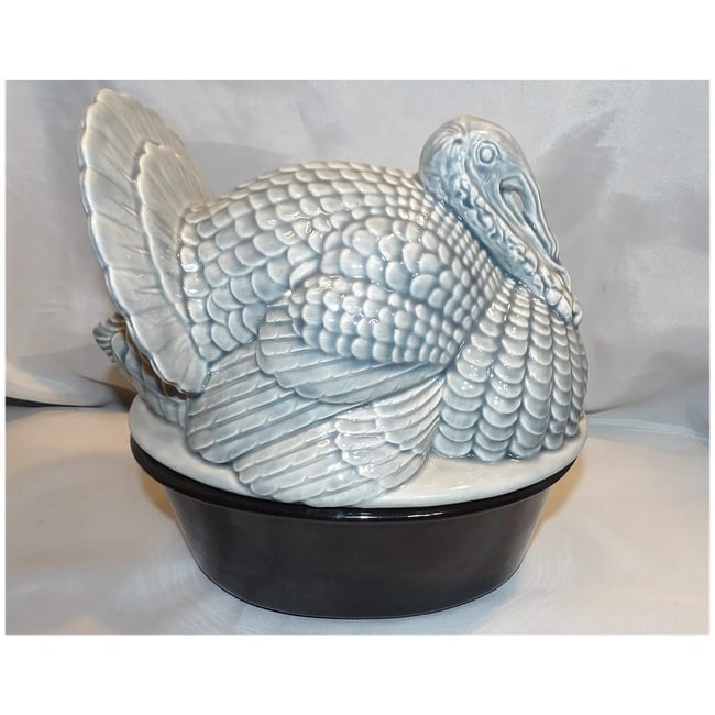 Turkey Covered Dish by Byron Molds 1975 - 3
