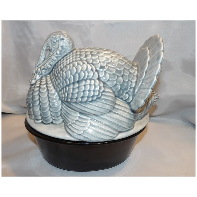 Turkey Covered Dish by Byron Molds 1975 - 5