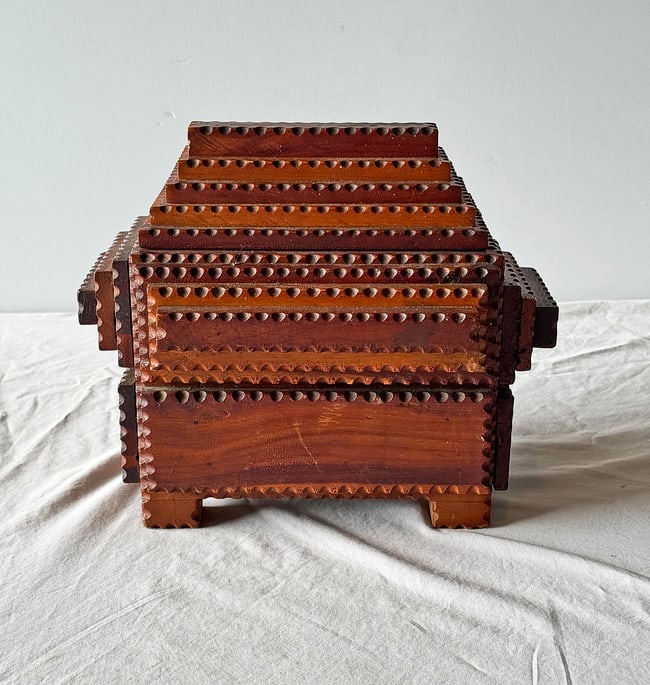 Historically Important Gus Wynn Slide Top Tramp Art Box - 4