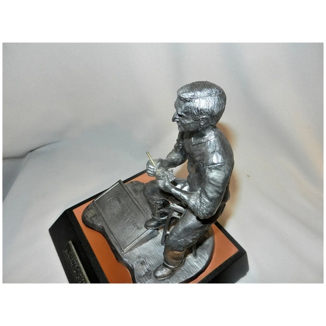 Commemorative Pewter Michael Ricker Statue 22/250 - 8