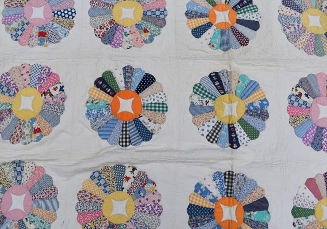 Signed Ina Kimble 1935 Reel Center Dresden Plate Quilt 64" x 78" Folk Art Textile - 3