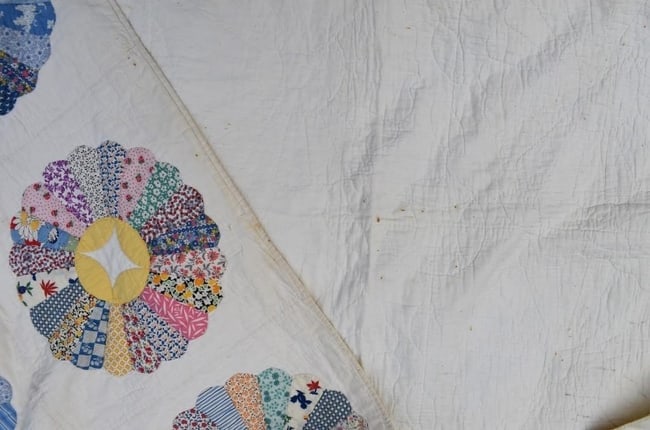 Signed Ina Kimble 1935 Reel Center Dresden Plate Quilt 64" x 78" Folk Art Textile - 6