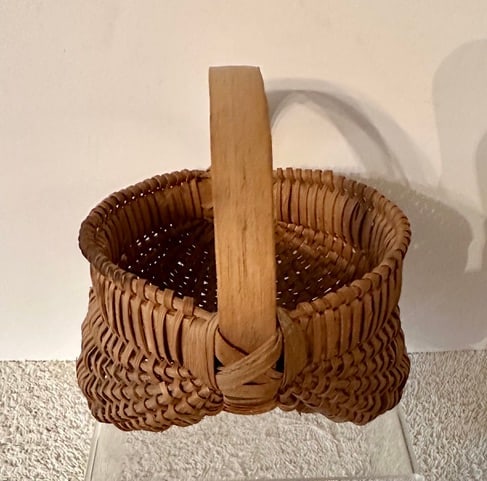 Miniature Buttocks Basket (1 of 6)