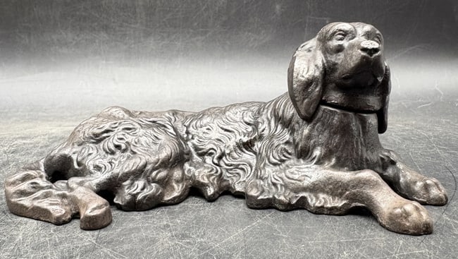Vintage Cast Iron English Setter Spaniel Dog Paperweight Reclining Sporting Dog Figure - 2
