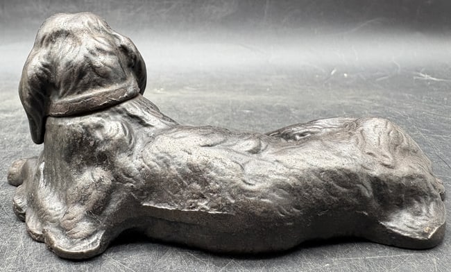 Vintage Cast Iron English Setter Spaniel Dog Paperweight Reclining Sporting Dog Figure - 4