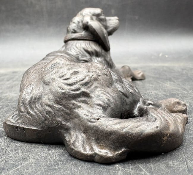 Vintage Cast Iron English Setter Spaniel Dog Paperweight Reclining Sporting Dog Figure - 5