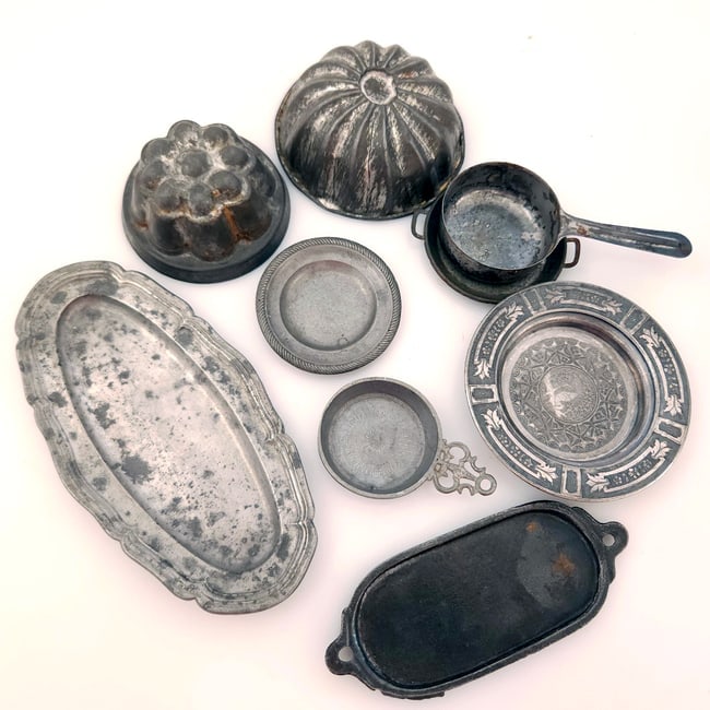 Miniature Dollhouse Tin Kitchen Stove and Pewter Cooking Ware Collection - 6