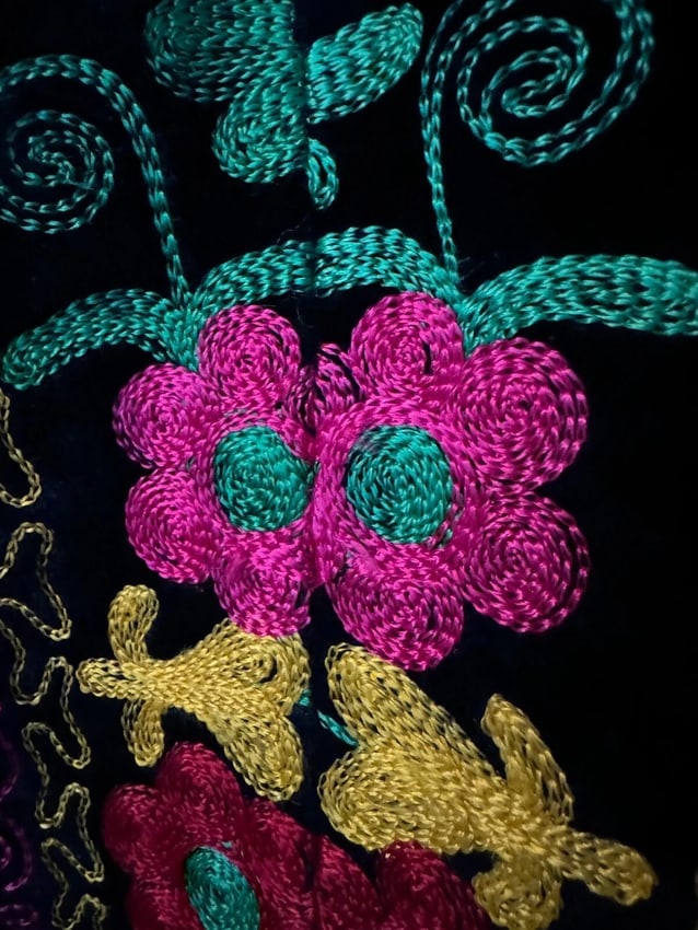 UZBEK AMAZING HANDMADE COLOURFUL EMBROIDERY ON VELVET - JACKET small - 8