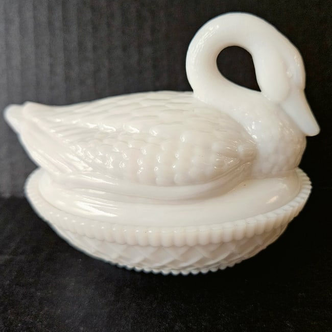 Vintage Imperial Milk Glass Swan on Nest - 6