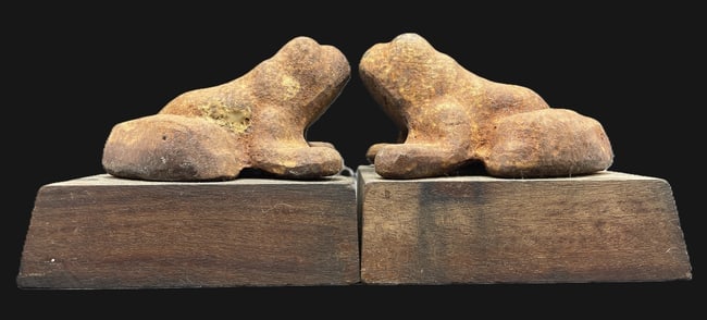 Pair Old Cast Iron Frog Bookends on Wood Bases Folk Art Library Decor - 4