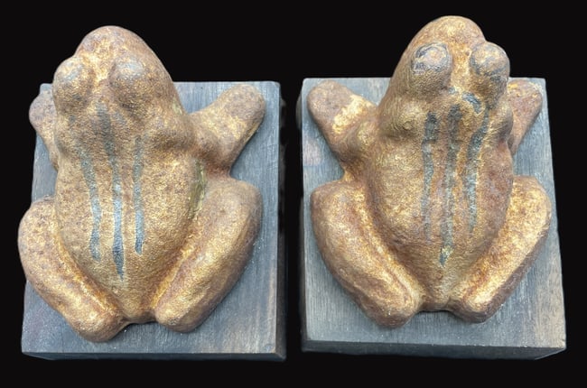 Pair Old Cast Iron Frog Bookends on Wood Bases Folk Art Library Decor - 6