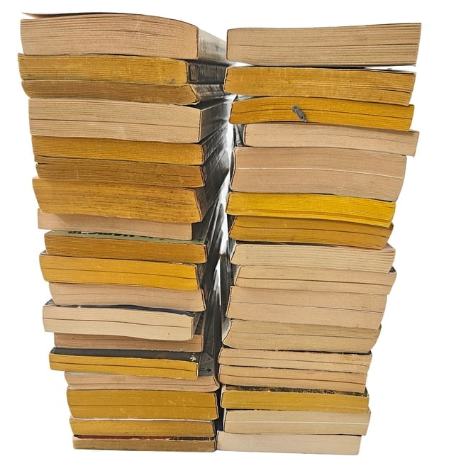 Louis L 'Amour Large Lot Paperback Books - 4