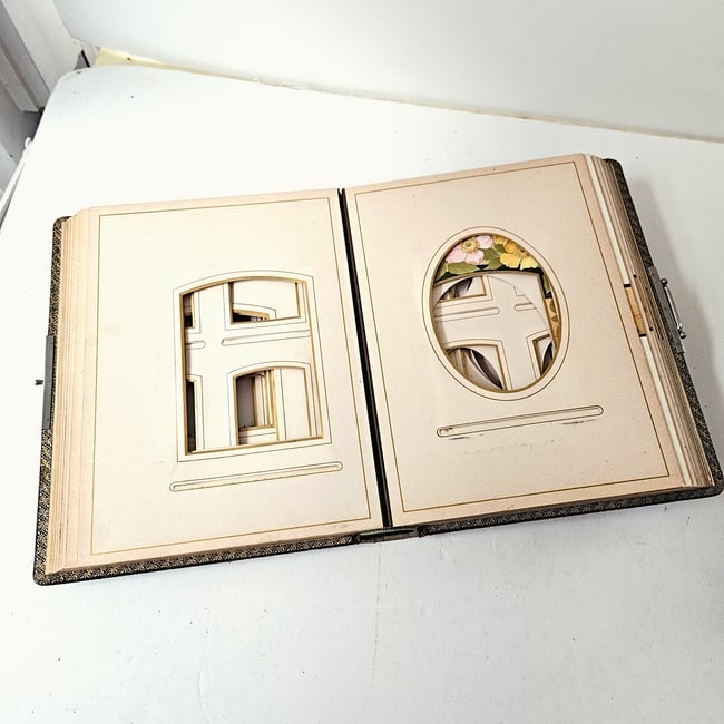 Vintage Leather-bound Empty Photo Album with Pebbled Cover Circa 1880s to the 1890s. - 2
