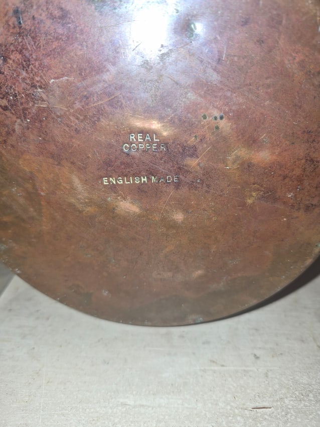 Copper cachepot with embossed surface - 2
