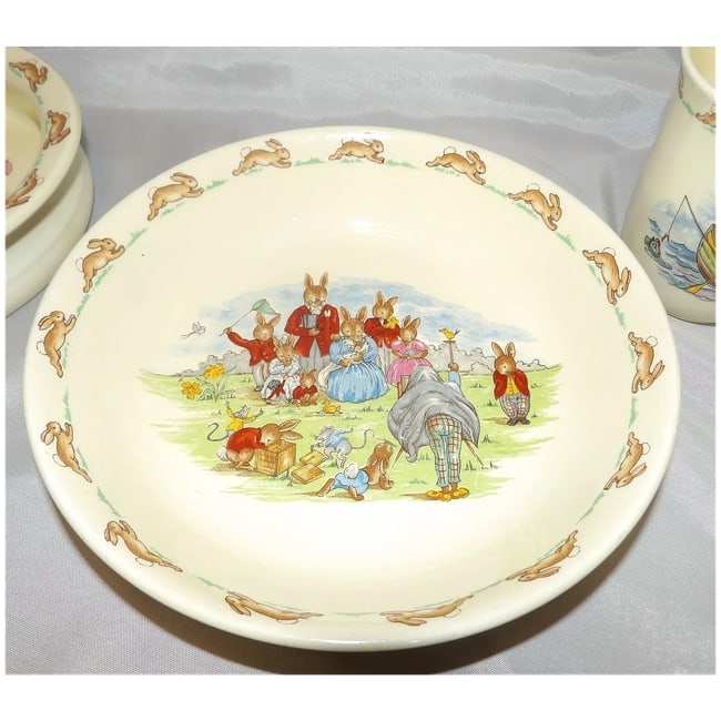 Vintage Royal Daulton Bunnykins Set - 4