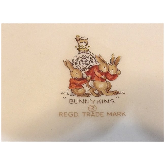 Vintage Royal Daulton Bunnykins Set - 7