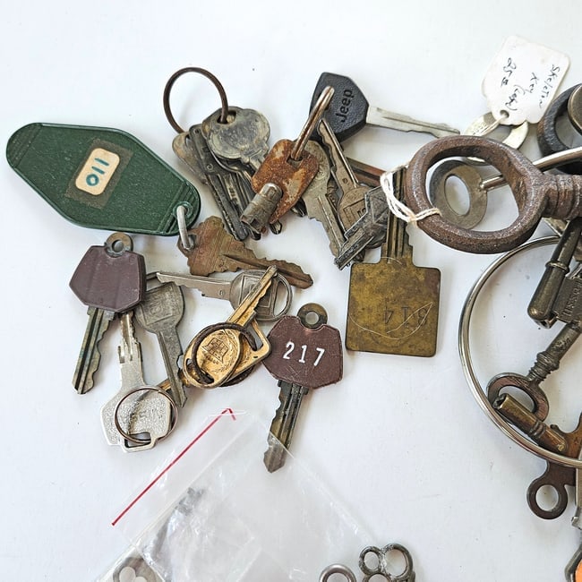 Large Collection of Vintage Skeleton, Automotive and Clock Winding Keys - 2
