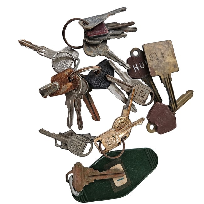 Large Collection of Vintage Skeleton, Automotive and Clock Winding Keys - 3