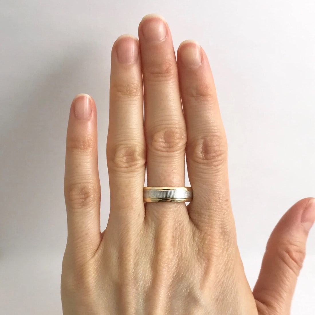 Men's Two-Tone Wedding Band Ring 14K Yellow White Gold Size 8, 5.9 mm, 7.6 Grams - 2