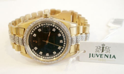 NOS 18k Gold JUVENIA PRESIDENT Men's Automatic Day/Date watch with Diamonds: New 18k Gold JUVENIA Men's Automatic Day/Date watch New Old Stock 18k Gold JUVENIA Men's Automatic Day/Date watchwith Gold Bracelet & 5.40 ct G/VS1 Diamonds Brand New! This men's JUVENIA watch is